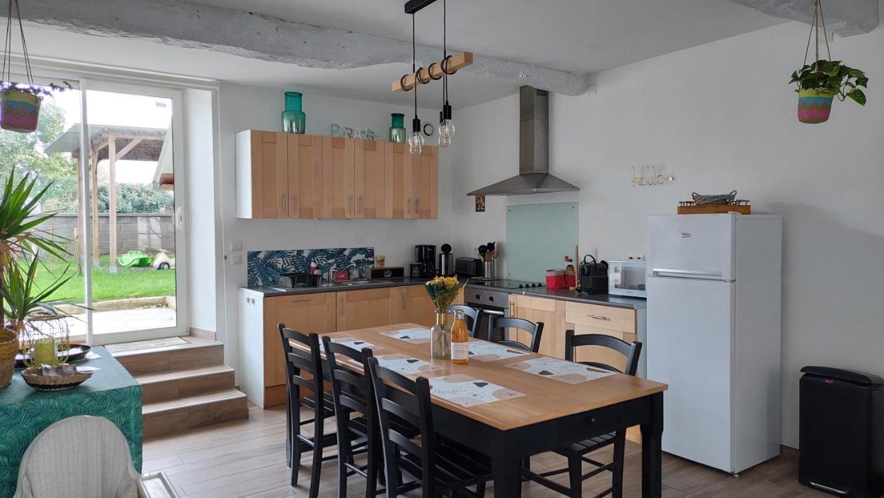 Le So Wild, Maison Avec Jardin Clos, Terrasse Amenagee, 5 Mn A Pied Commerce, Terrain De Tennis, A 800 M De La Plage D'Omaha Beach Jeux Arcade, Jouets, Materiel Jeunes Enfants Enfants, Table Ping-Pong Vierville-sur-Mer Exterior foto